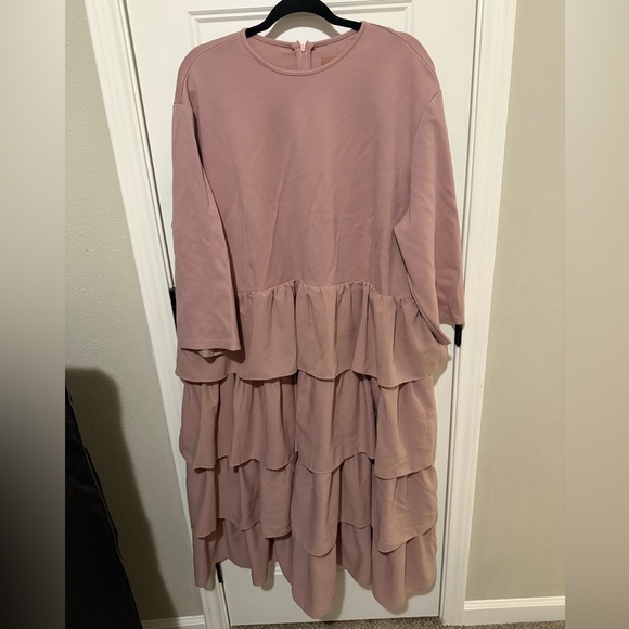 lydia beetlejuice red dress Deetz Wedding Costume – Outfit Set For $42 utilitarian Size:F (20-22) Gold Bridesmaid Dress, Silk